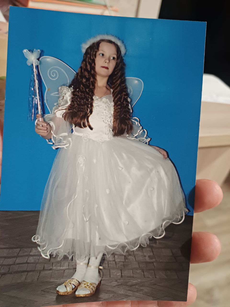 Від Barbie до парфумів Dior: що знаходили під подушкою українські зірки на День Святого Миколая